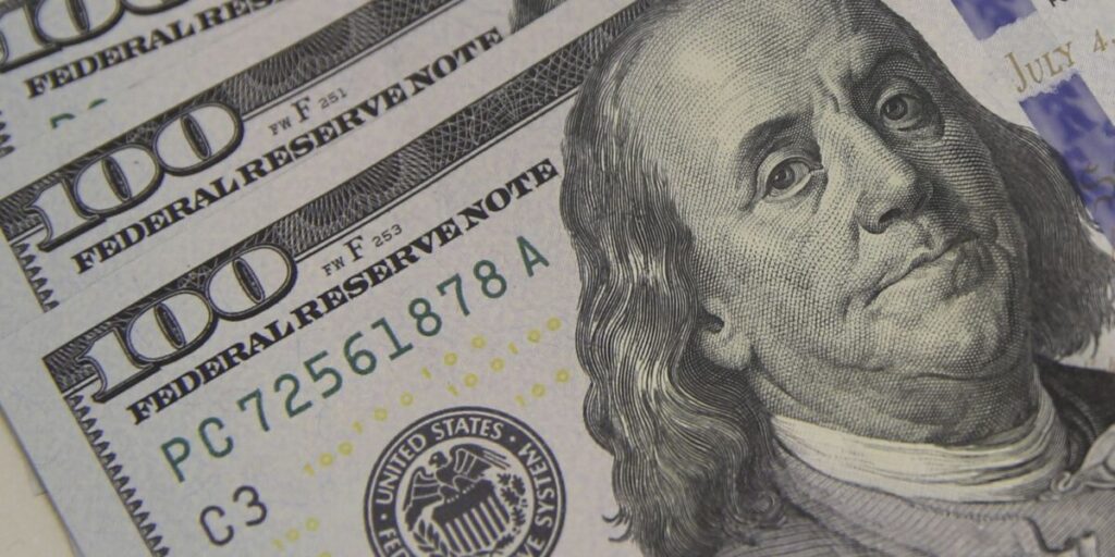 Dólar cai a R$ 5,061 e Bolsa sobe 1,88% 9 Dólar cai ao menor nível em quase dois meses, com alívio externo