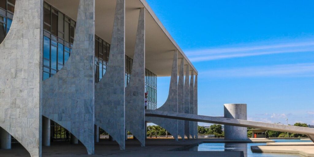 Brasil pode acionar Lei de Reciprocidade após tarifa dos EUA 6 Entenda a Lei de Reciprocidade, que o Brasil pode adotar contra os EUA
