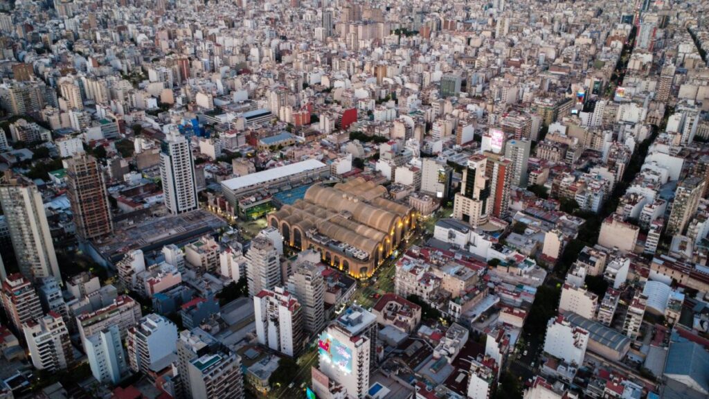 Centro volta ao radar imobiliário de Curitiba, mas revitalização não garante valorização automática