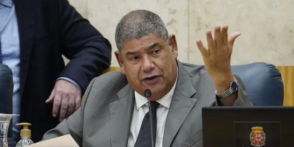 Milton Leite se entrega após operação sobre PCC 4 Ex-vereador Milton Leite se entrega à polícia após operação contra PCC