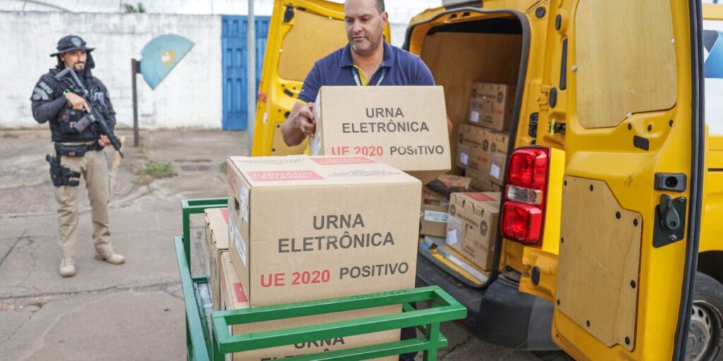 Forças Armadas mobilizam 25 mil no 2º turno 2 Forças Armadas mobilizam 25 mil militares para o segundo turno