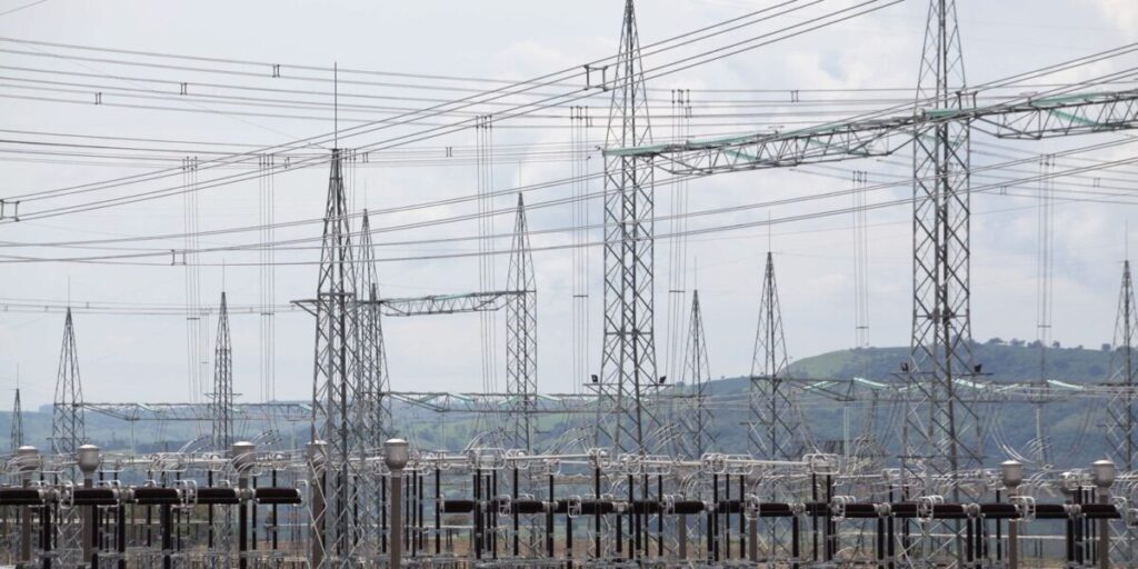 Aneel prevê três leilões de transmissão de energia em 2027