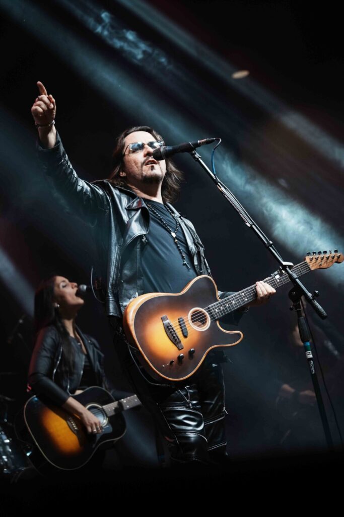 Réveillon em Curitiba terá Dino Fonseca com o projeto Virada do Rock