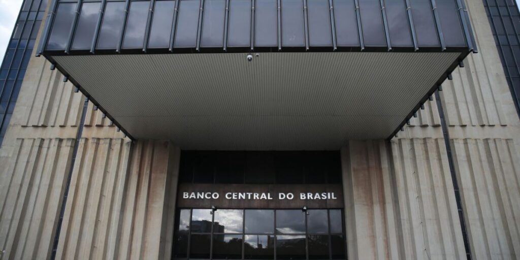 TCU aprova contas do BC de 2025 após desvincular processo do Master