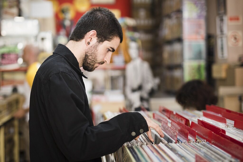 Circuito Vinil Curitiba chega ao Omar Square neste sábabo 10 Circuito Vinil Curitiba chega ao Omar Square neste sábabo