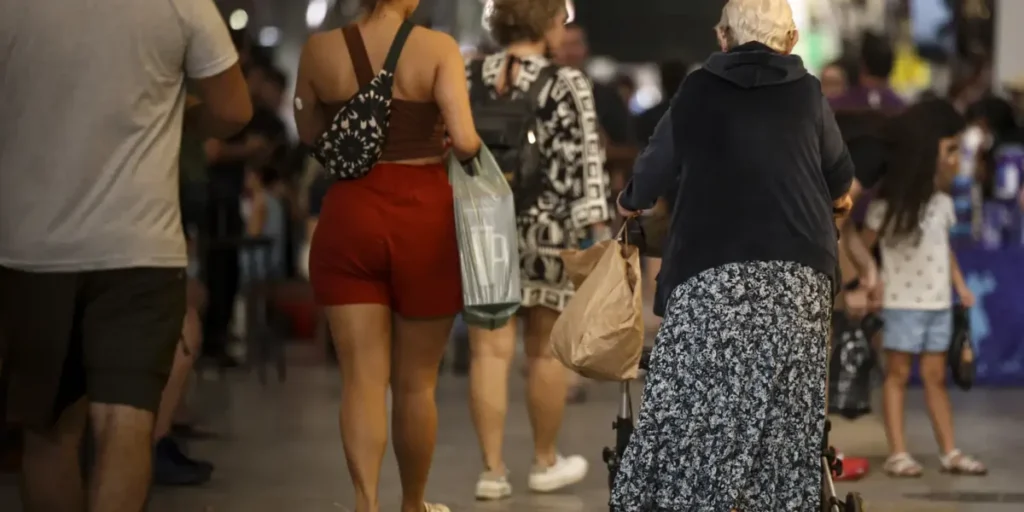 Corte amplo de gastos ameaça área social, dizem economistas 7 Corte amplo de gastos públicos afetaria área social, dizem economistas