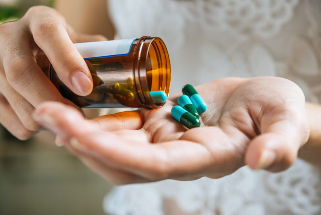 Reutilizar antibióticos de tratamentos anteriores para rinite ou sinusite é um erro grave, alerta especialista